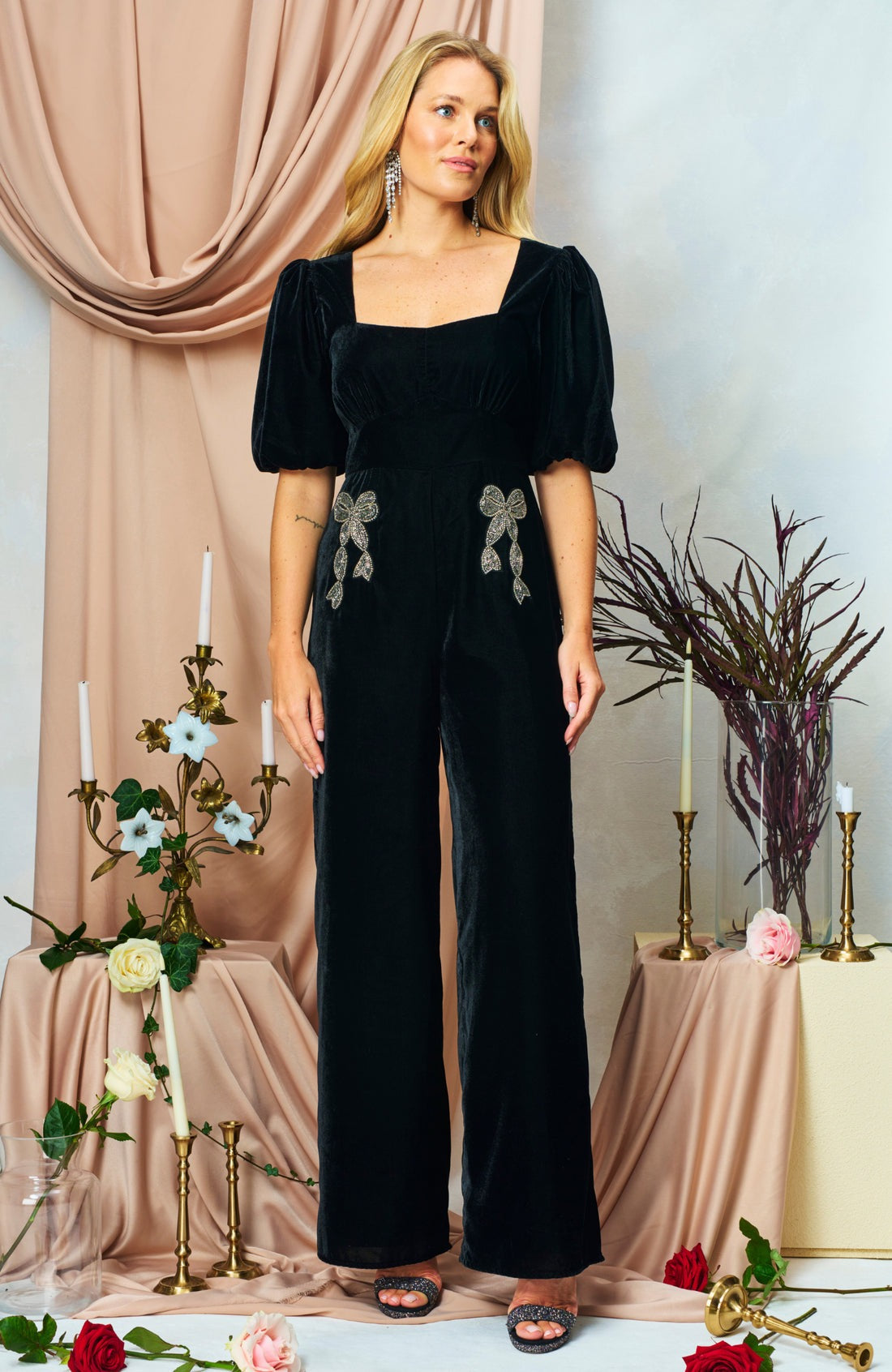 Hope & Ivy The Chelsea Velvet Jumpsuit - Black