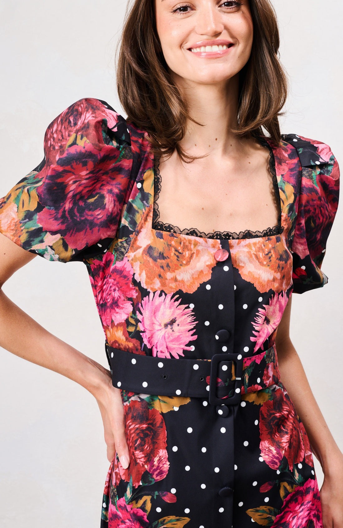 Hope & Ivy The Rinna Pencil Dress - Black Floral