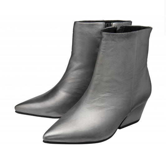 Ravel Pewter Leather Hawick Ankle Boots