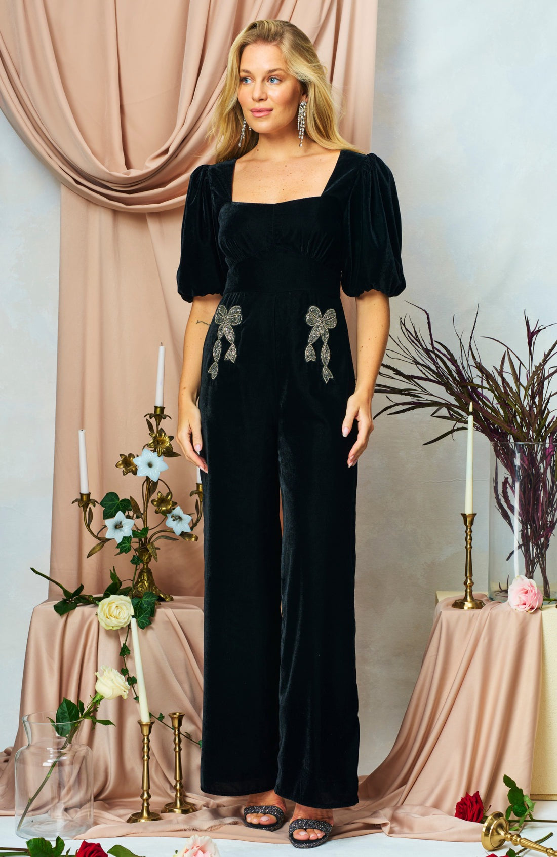 Hope & Ivy The Chelsea Velvet Jumpsuit - Black