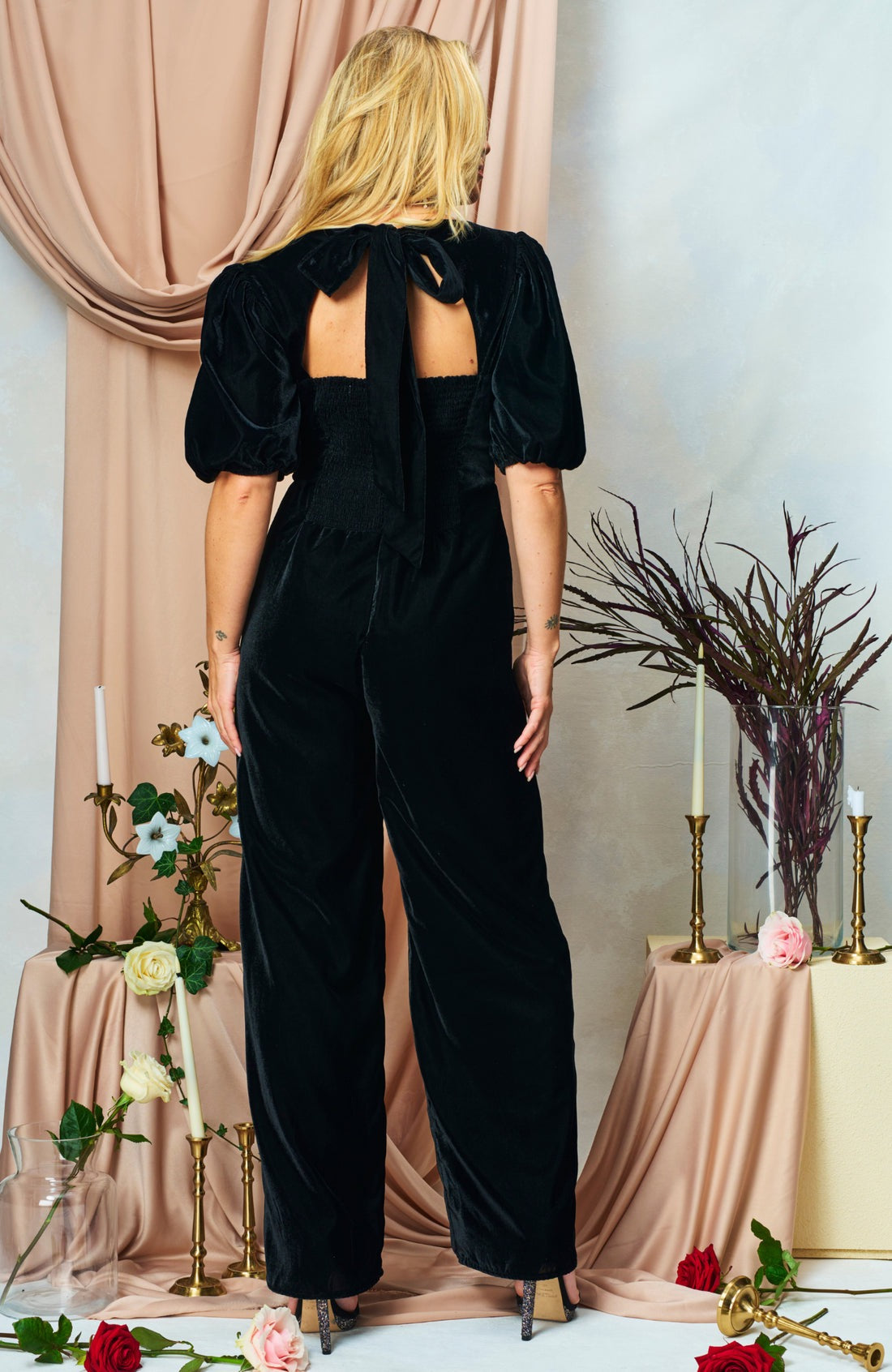 Hope & Ivy The Chelsea Velvet Jumpsuit - Black