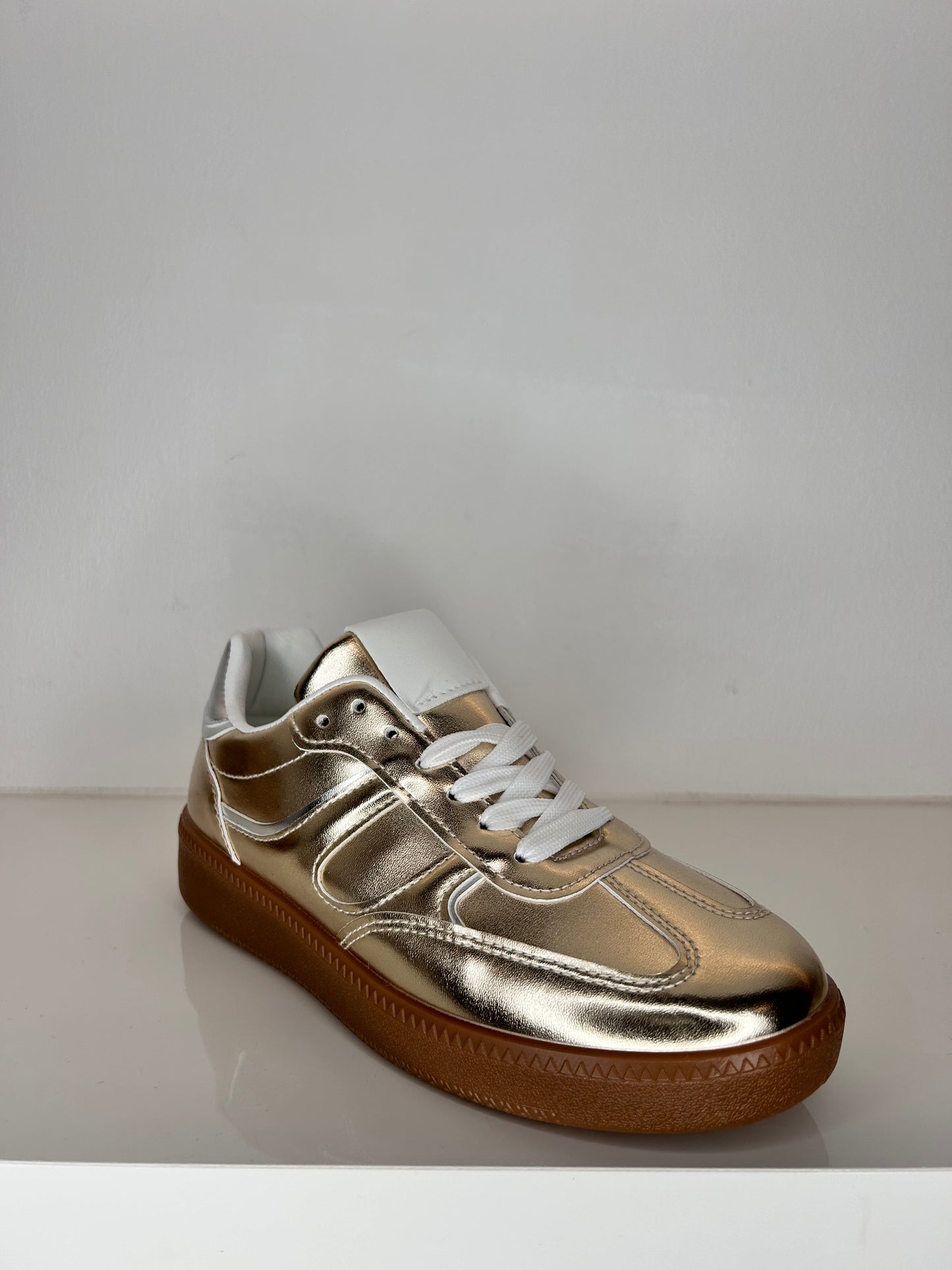 Findlay Gold Metallic Trainer