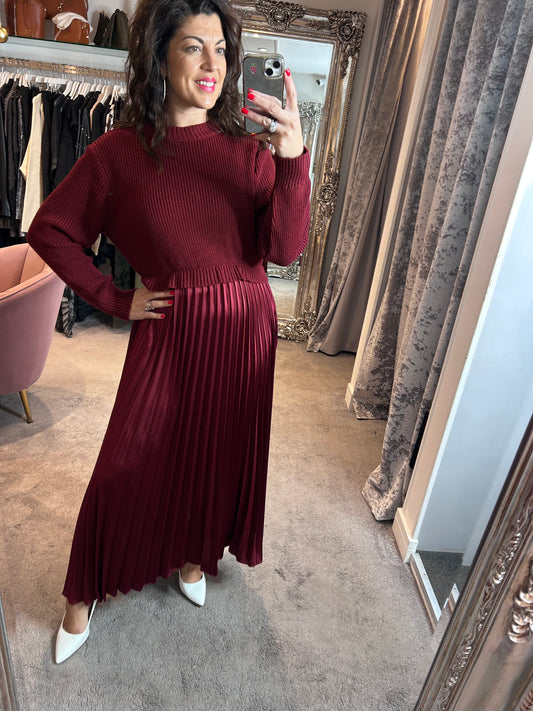 FY Wine Long Sleeve Pleated Jumper Dress