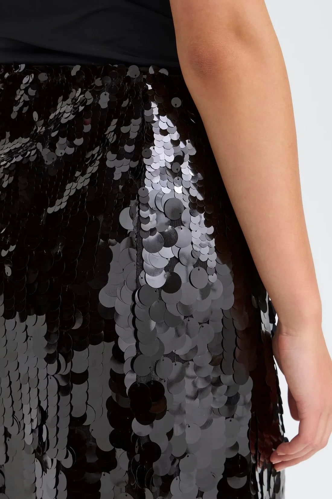 ICHI Peleoa Sequin Skirt- Black